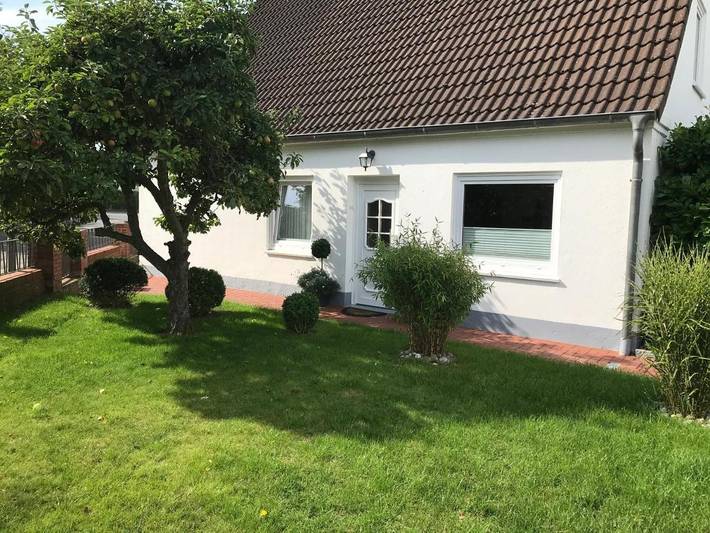 Ferienwohnung für 2 Personen, mit Garten und Seeblick sowie Ausblick