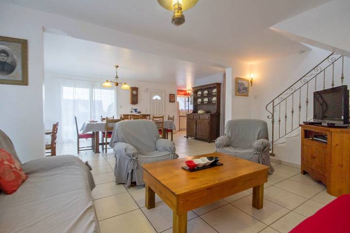 Gîte pour 8 personnes, avec terrasse et jardin, animaux acceptés à Belz - 4