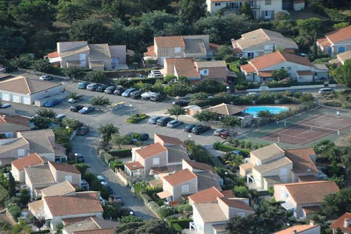 Angenehmer klimatisierter Urlaub Villa-Veranda-Garten und Pool-Tennis Zugang in Sorède, Mittelmeerküste (Frankreich)