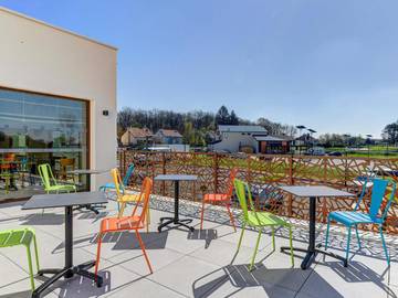 Hôtel pour 3 personnes, avec terrasse à Montchanin
