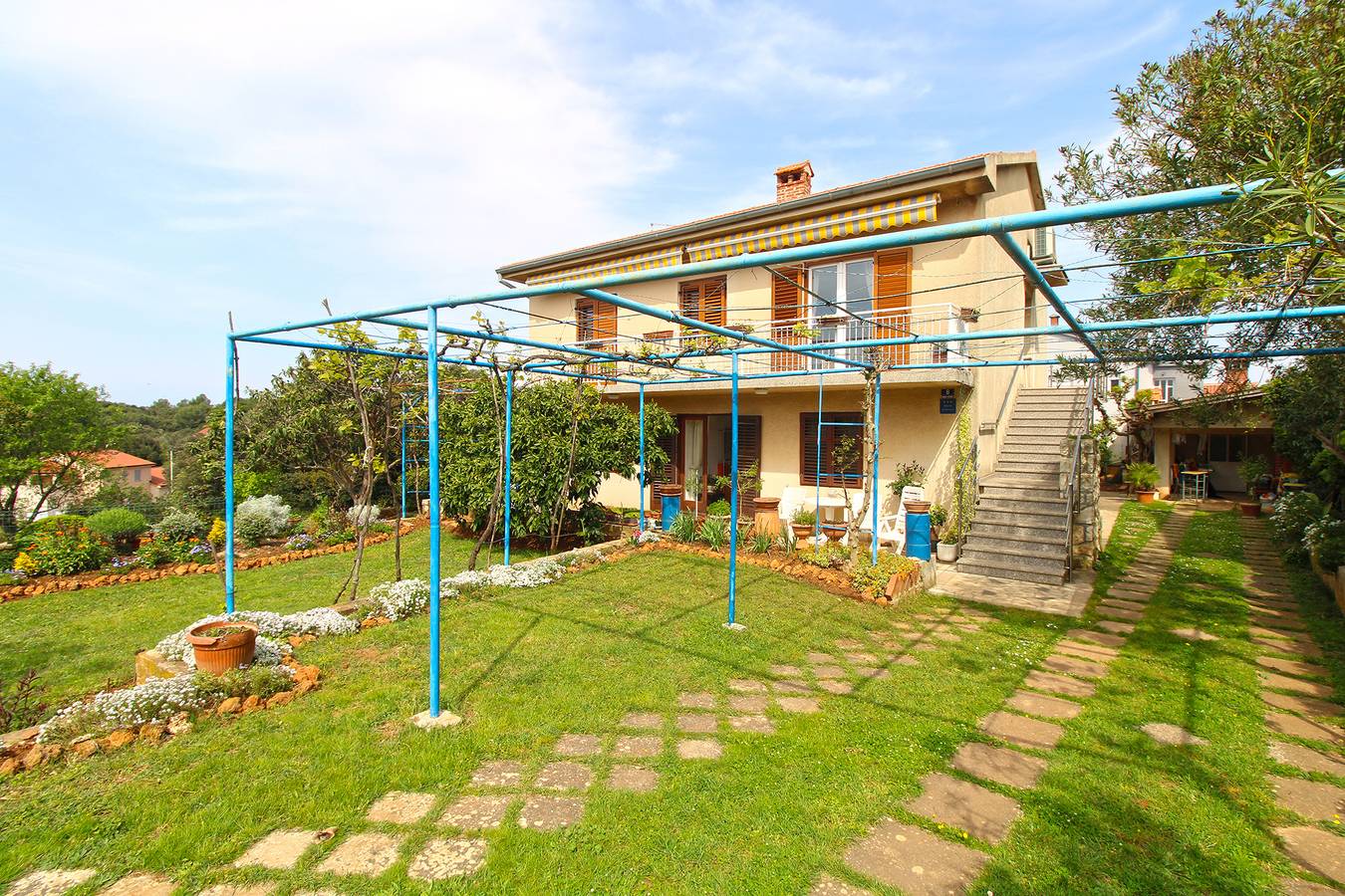 Ganze Wohnung, Ferienwohnung für 4 Personen mit Terrasse in Banjole, Südküste Istrien