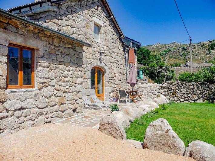 Gîte pour 8 personnes, avec vue et jardin, animaux acceptés - 1