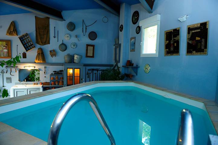 Gîte pour 2 personnes, avec jardin ainsi que terrasse et jacuzzi, animaux acceptés dans le Vaucluse