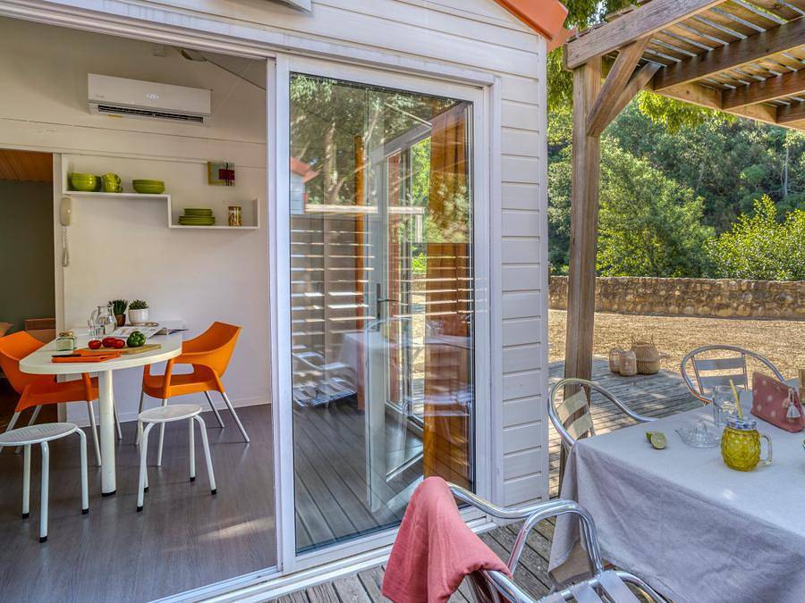 Camping Le Bois Fleuri - Chalet 6 personnes - 3 chambres 4 adultes + 2 enfants in Côte Vermeille, Saint-André