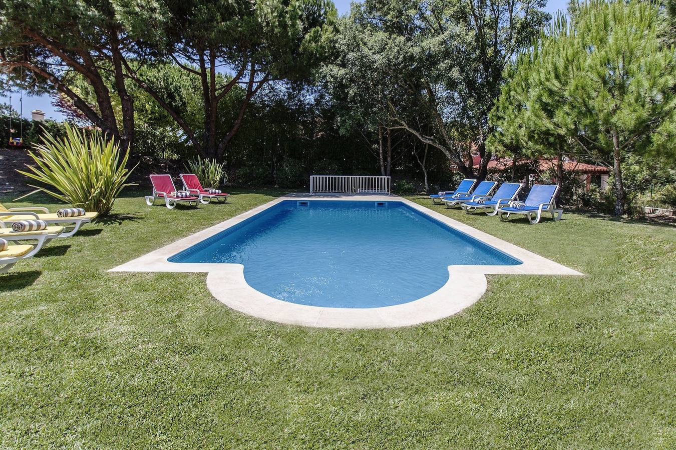 Charming Lisbon Coast Villa | Villa Quinta do Peru I | 4 Bedrooms | Private Pool & Table Tennis | Aroeira in Quinta do Conde, Halbinsel von Setúbal