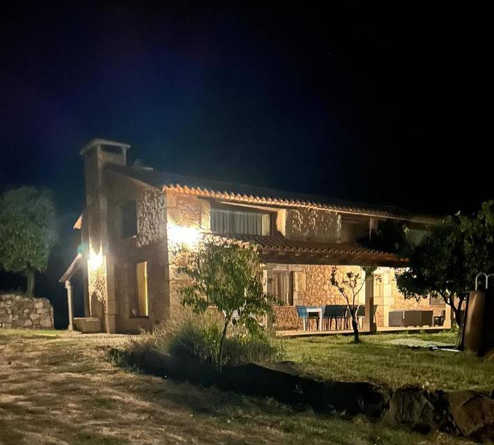 Casa rural para 10 personas, con vistas además de jardín y piscina en Valle del Tiétar - 2