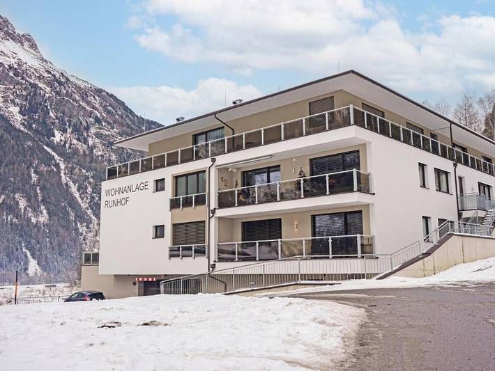 Ferienwohnung für 4 Personen, mit Balkon und Terrasse sowie Ausblick in Längenfeld