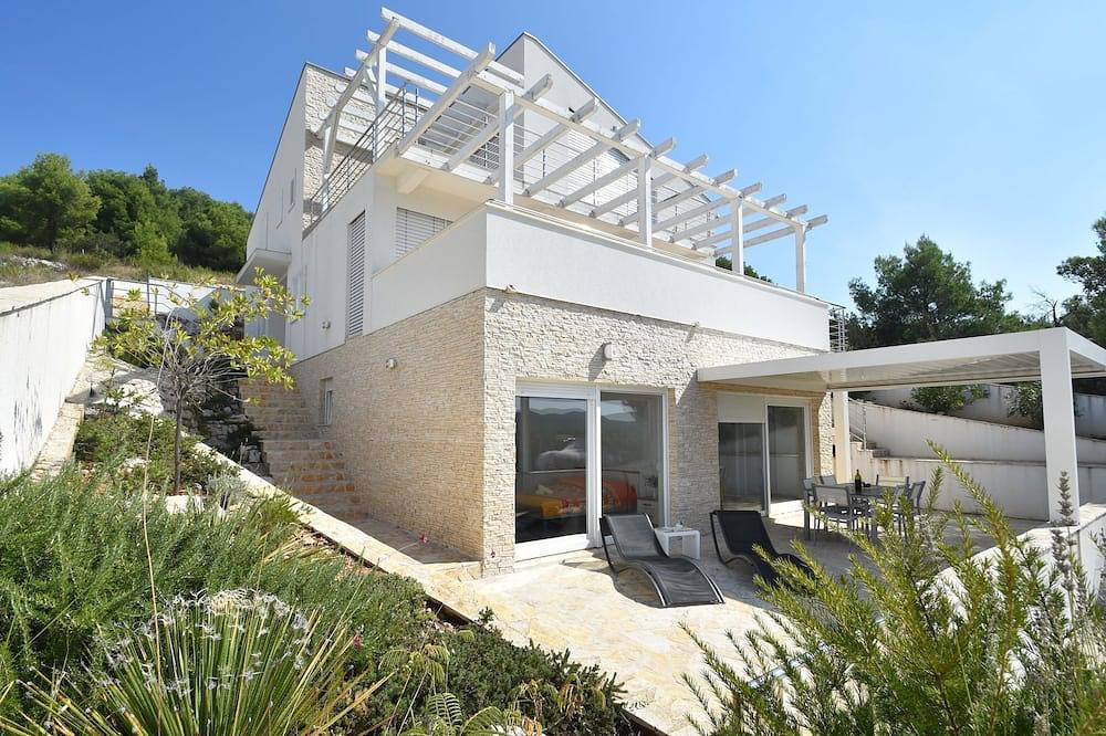 Ganze Wohnung, Wohnung am Strand in Dalmatien in Bilice, Šibenik-Knin