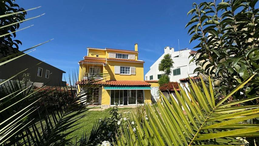 Location de vacances pour 16 personnes, avec jardin ainsi que piscine et vue, adapté aux familles à Carcavelos - 4