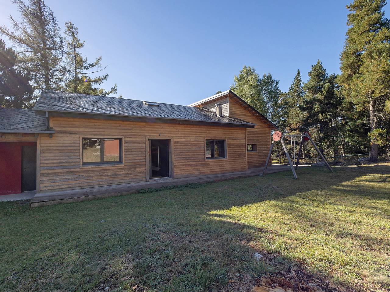 Chalet "Magnifique Moderne Familial" avec vue sur la montagne, terrasse privée et Wi-Fi in Bolquère, Région de Prades