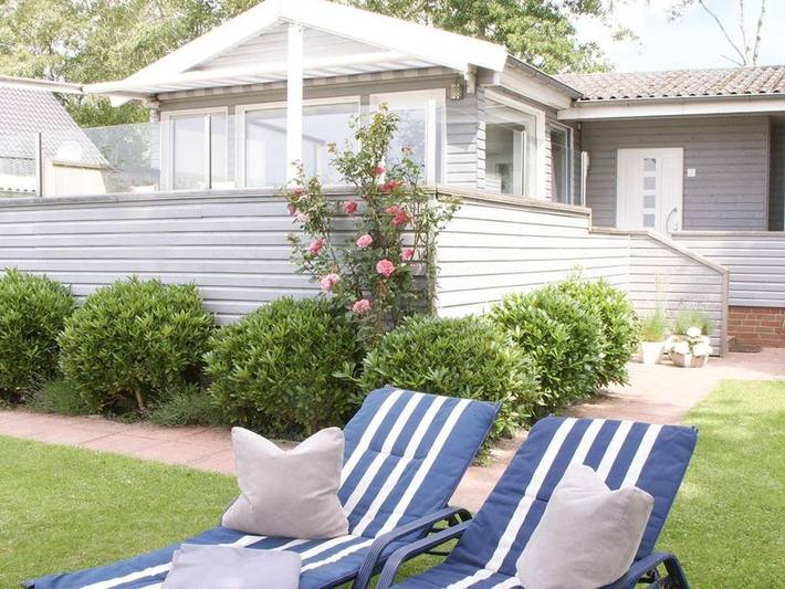 Ferienhaus für 4 Personen, mit Balkon und Terrasse sowie Garten und Seeblick in Großes Meer - 3