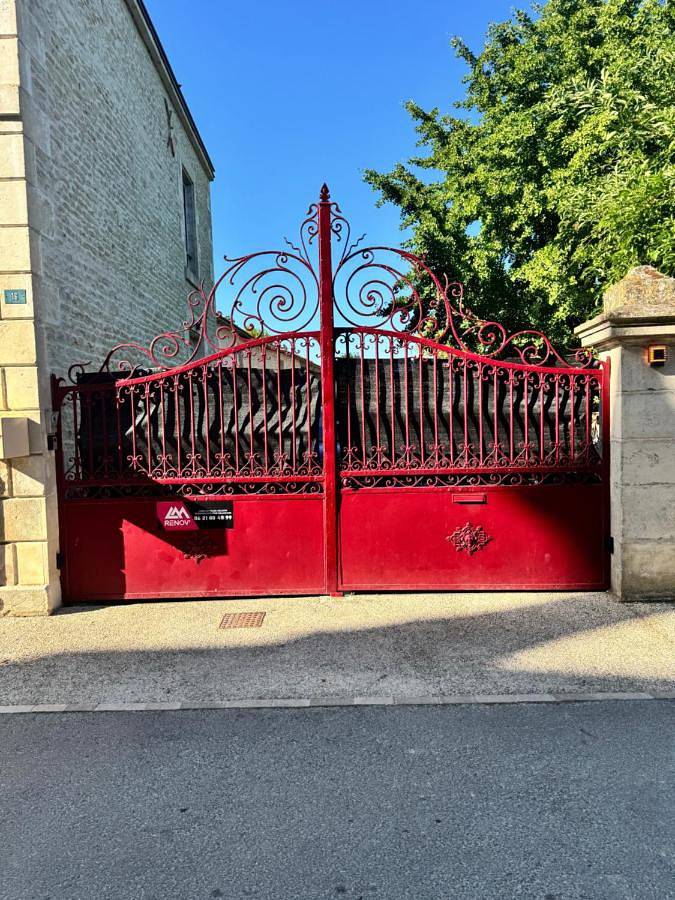 Location de vacances pour 4 personnes, avec jacuzzi et jardin, adapté aux familles à Saint-Hilaire-la-Palud - 2