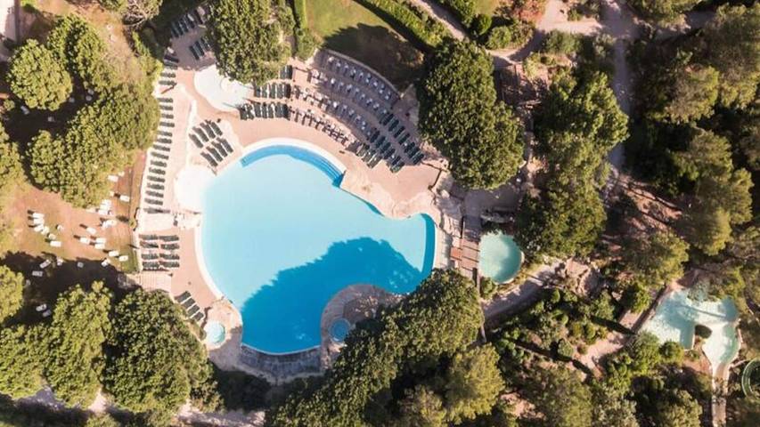 Appartement de vacances pour 9 personnes, avec piscine et jardin, animaux acceptés