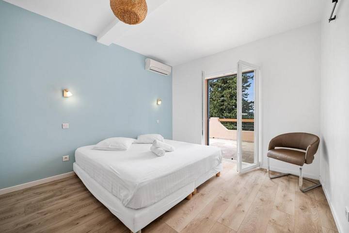 Location de vacances pour 12 personnes, avec jacuzzi et jardin à Aspremont - 3