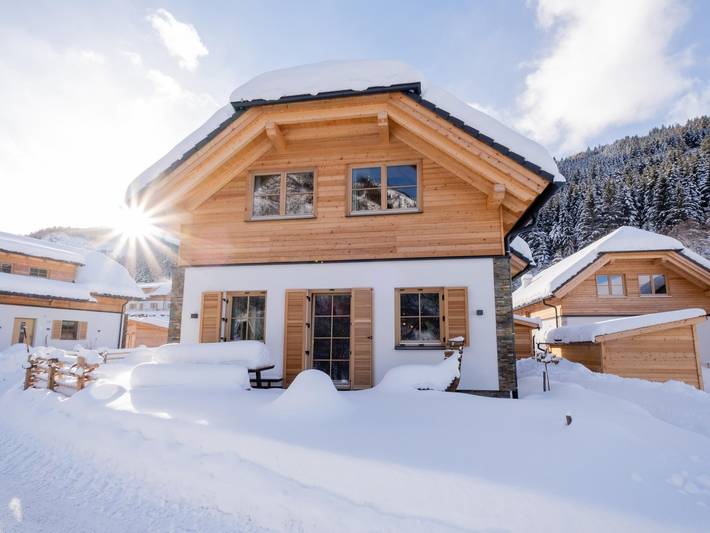 Chalet für 10 Personen, mit Whirlpool und Terrasse sowie Garten und Sauna