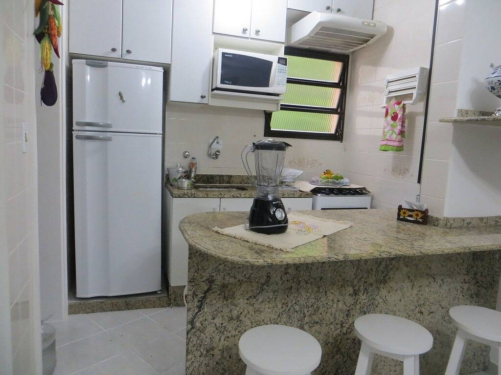 Ganze Wohnung, Condominium Wembley Tennis - 02 Schlafzimmer - 02 Badezimmer in Toninhas Ubatuba, Ubatuba