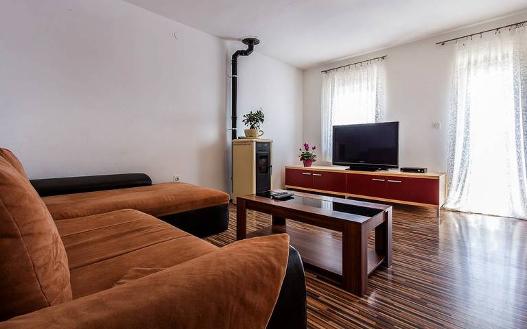 Ganze Wohnung, Großes Apartment mit Meerblick beim Naturpark Kap Kamenjak in Premantura, Südküste Istrien