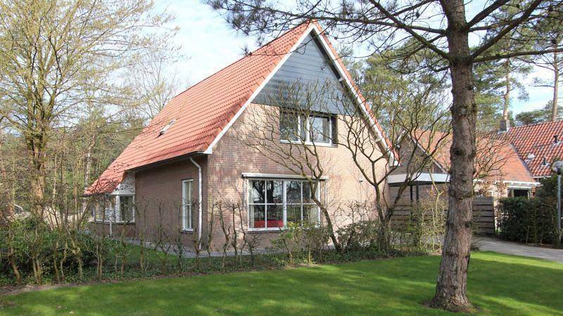 Vakantiehuis voor 12 personen, with Balkon/Terras and Terras as well as Tuin and Zwembad in Otterlo
