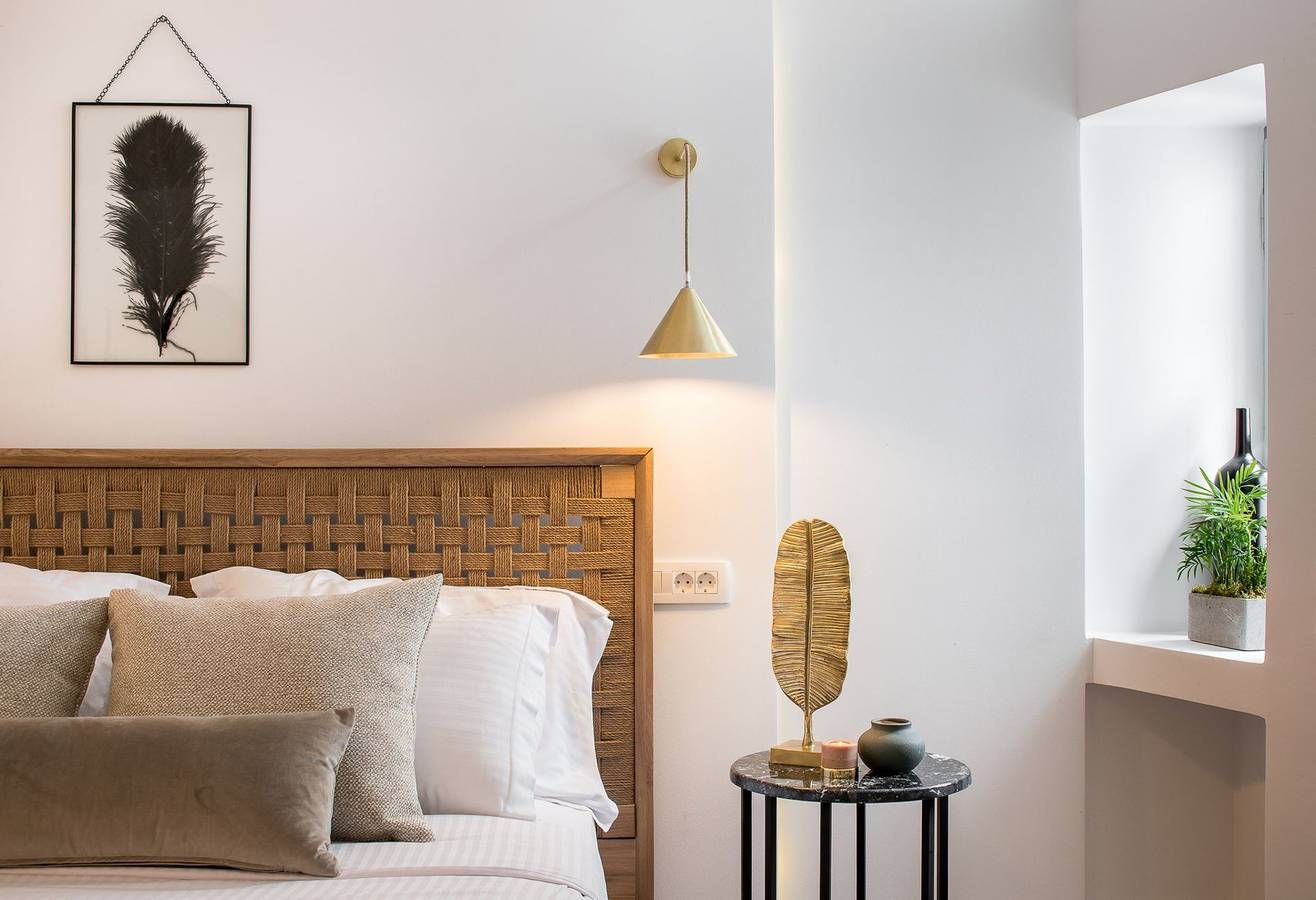 Cozy Suite with outdoor heated Jacuzzi on terrace in Thera, Santorini