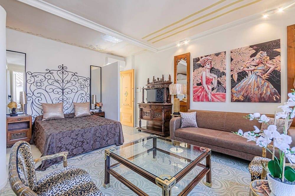 Entire apartment, Luxury  accommodation on the Mediterranean coast in Canet de Mar, Costa del Maresme