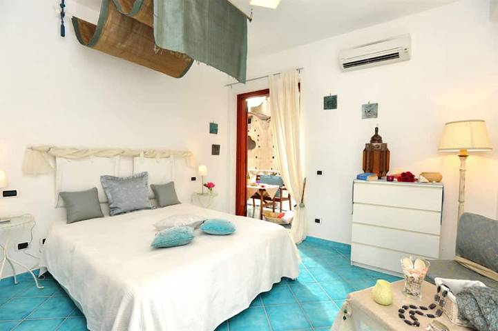 Appartement entier, Mirtillo, Close to the Beach, Private terrace by Amalfivacation.it in Minori, Côte Amalfitaine