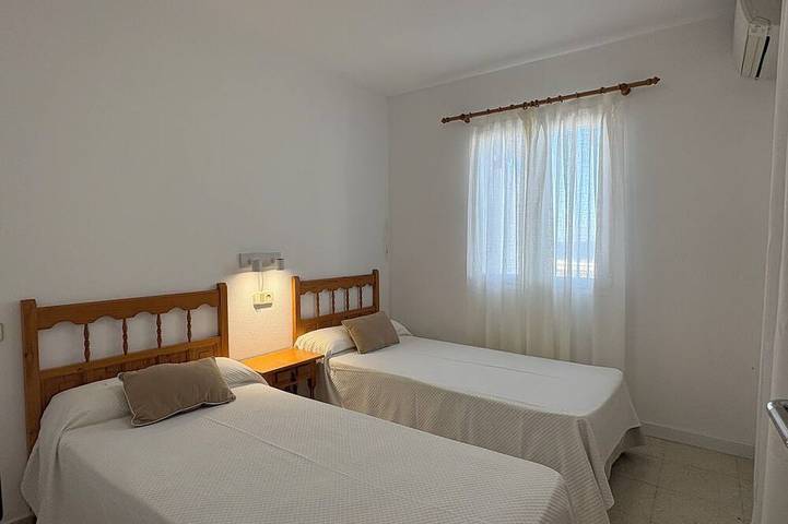 Villa Victor, Villa Victor Pont d'en Gil in Cala Blanes, Ciutadella