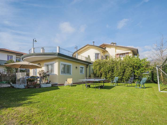 Appartamento per 4 persone, con Terrazza e Giardino a Cinquale