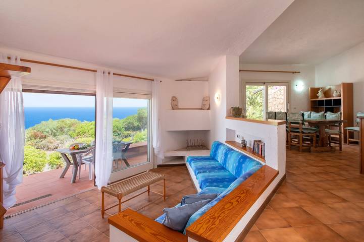 Ferienhaus 'Villa Elena' mit Meerblick, privater Terrasse und Klimaanlage in Costa Paradiso, Trinità d'Agultu e Vignola