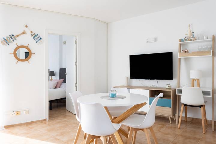 Ganze Wohnung, Ferienwohnung für 3 Personen mit Balkon in Los Cristianos, Arona