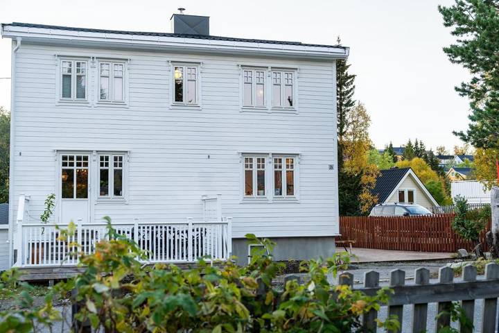 Villa for 8 personer, med hage og utsikt i Norge