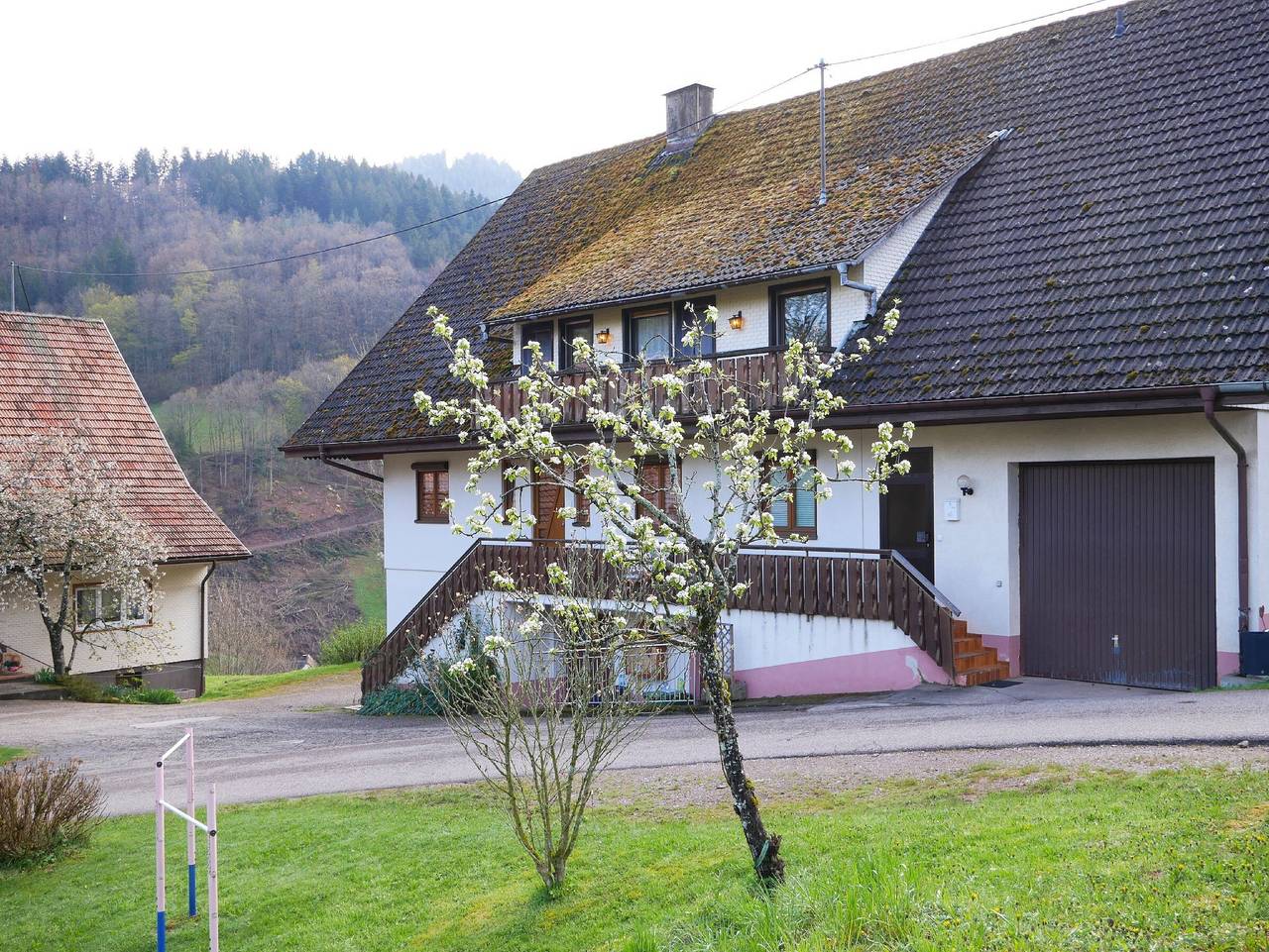 Ganze Wohnung, Ferienwohnung 'Nr 2' mit Gemeinschaftsgarten, Balkon und Wi-Fi in Bad Peterstal-Griesbach, Mittlerer Schwarzwald