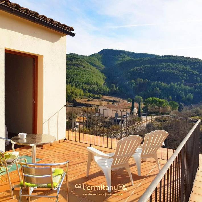 Casa rural para 2 personas, con piscina además de jardín y jacuzzi en Bages - 2