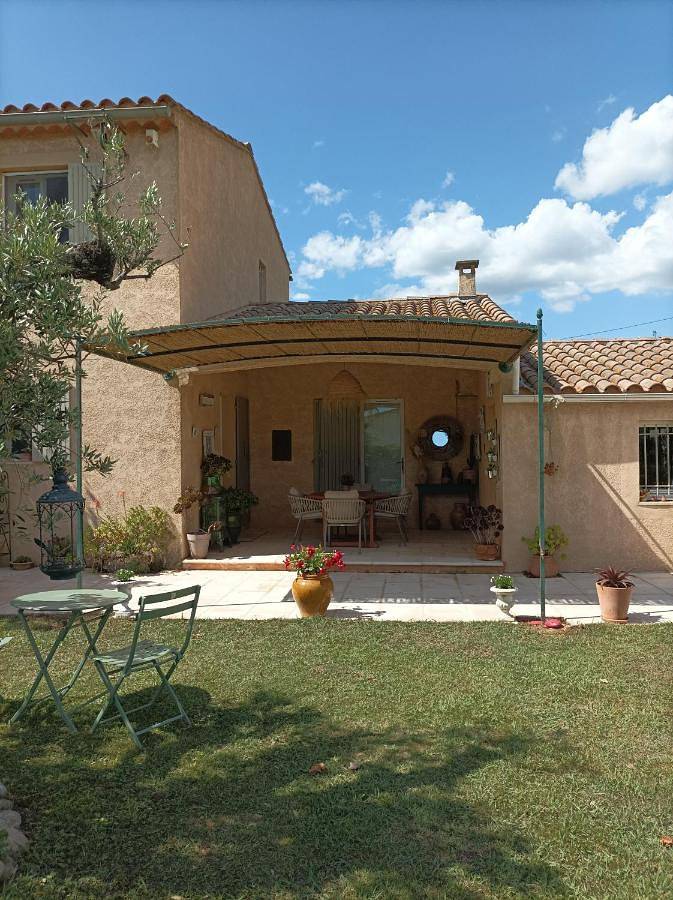 Chambre d’hôte pour 2 personnes, avec piscine ainsi que jardin et terrasse à Mouriès - 4