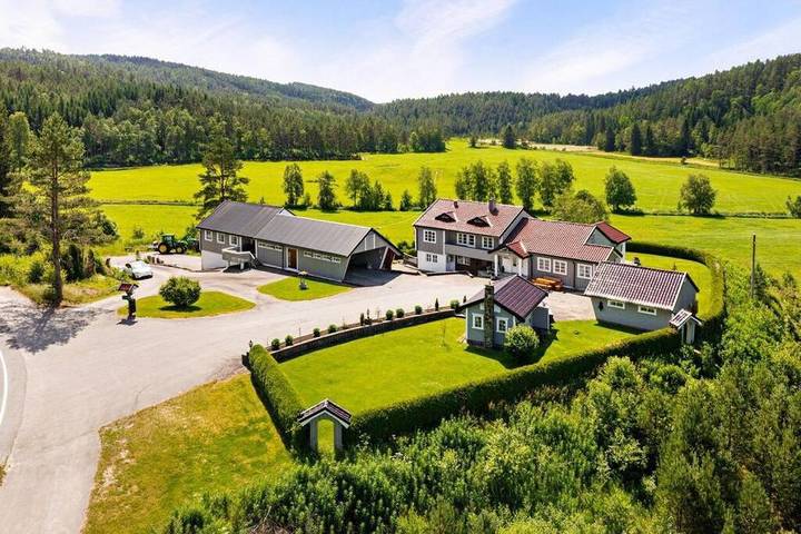 Ferienhaus für 4 Personen, mit Balkon und Terrasse sowie Garten und Ausblick in Marnardal