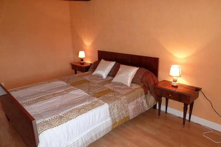 Location de vacances pour 6 personnes, avec jardin à Saint-Christophe-en-Brionnais - 2