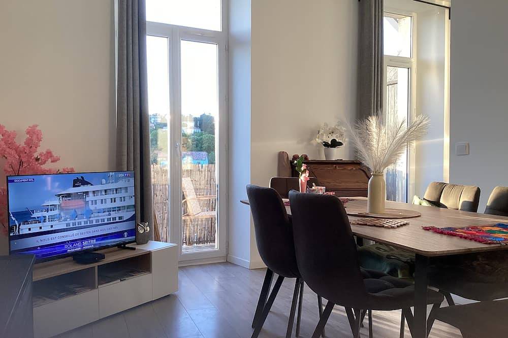 Ganze Wohnung, Apartment in the heart of the village, in a quiet location, with a panoramic view. in Forcalquier, Regionaler Naturpark Luberon