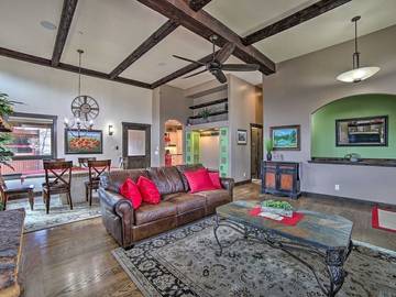 Vacation Home for 15 Guests in Moab, Arches National Park, Picture 4