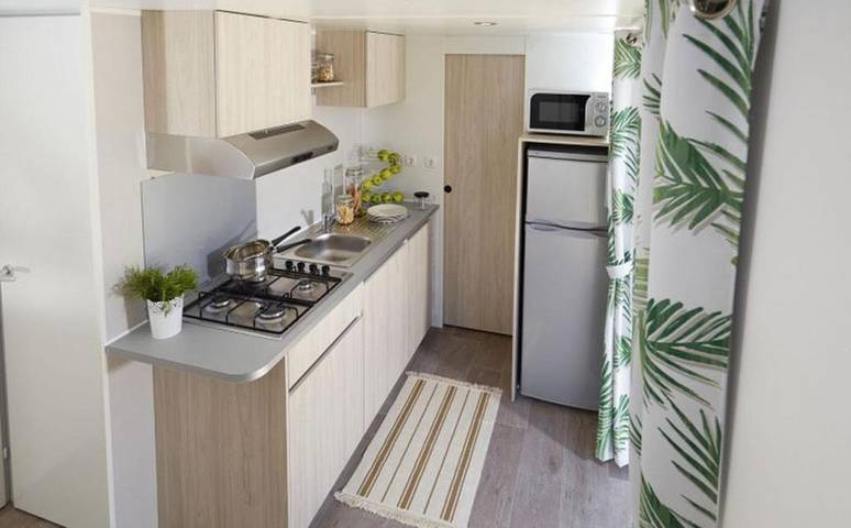 Location de vacances pour 4 personnes, avec terrasse et piscine ainsi que jardin et vue à Miers - 2