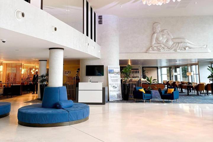 Hôtel pour 2 personnes, avec sauna et jacuzzi ainsi que terrasse et piscine, animaux acceptés dans Aéroport Paris-Charles de Gaulle - 2