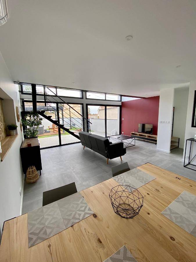 Location de vacances pour 4 personnes, avec jardin ainsi que jacuzzi et terrasse à Saint-André-de-Cubzac - 3