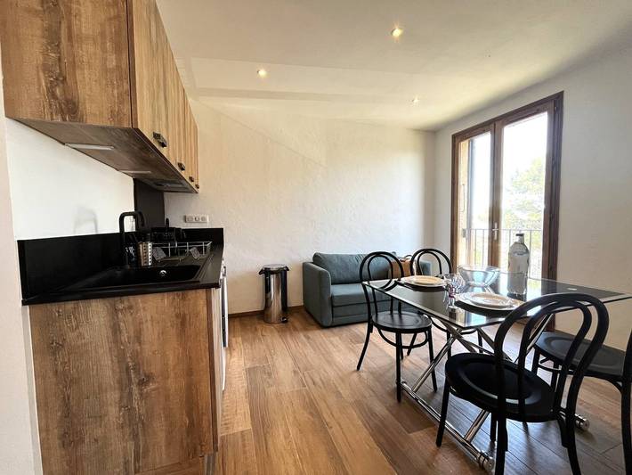 Appartement entier, Studio moderne avec vue sur les hauteurs de Bastia et parking gratuit in Ville-di-Pietrabugno, Cap Corse