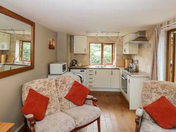 Log Cabin for 2 People in Herefordshire, Midlands, Photo 4