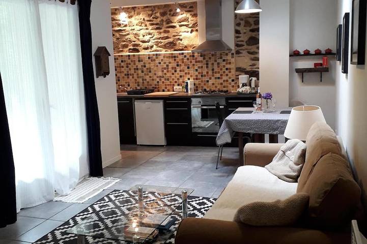 Gîte pour 2 personnes, avec Terrasse à Boissezon