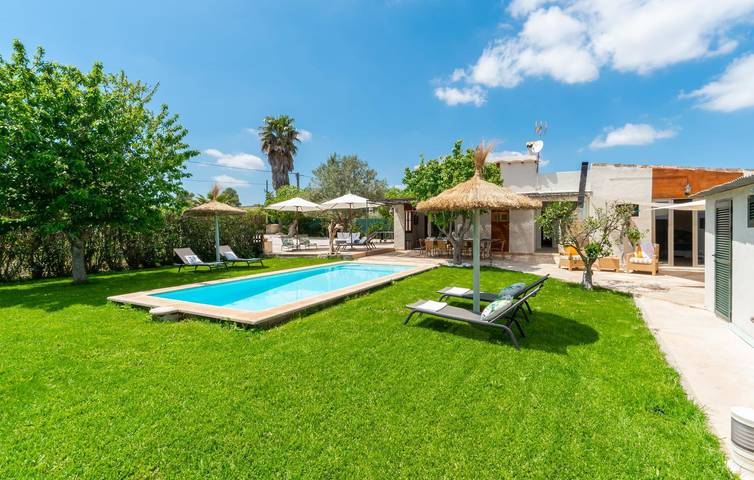Manacor Terraza Apartamento con Piscina y Grill in Manacor, Mallorca Este