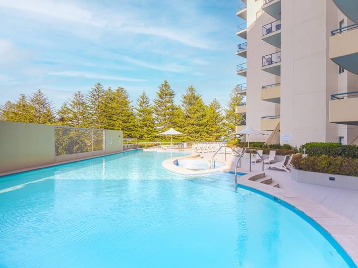 Holiday rental for 3 people, with pool and sauna as well as balcony/terrace in Cronulla