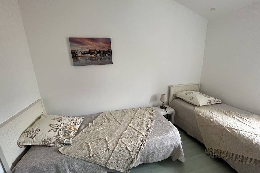 Appartement entier, Royan Pontaillac 30m de la plage,2ème étage villa,70m2 in Pontaillac, Royan