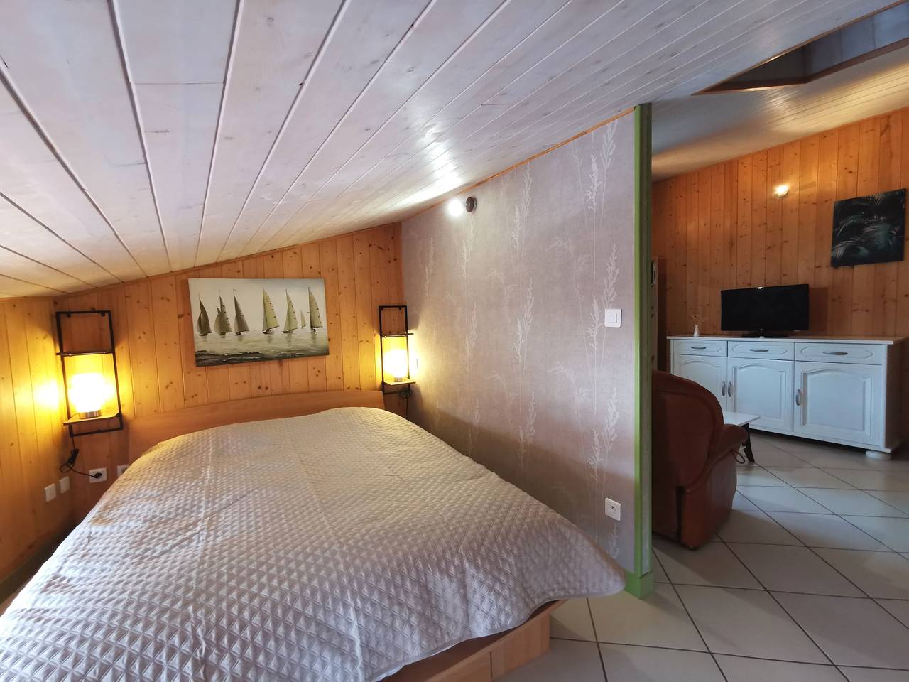 Charmant Gîte Rénové avec Sauna en Haute-Loire, Parfait pour Randonnées et Repos in Saint-Just-près-Brioude, Haute-Loire