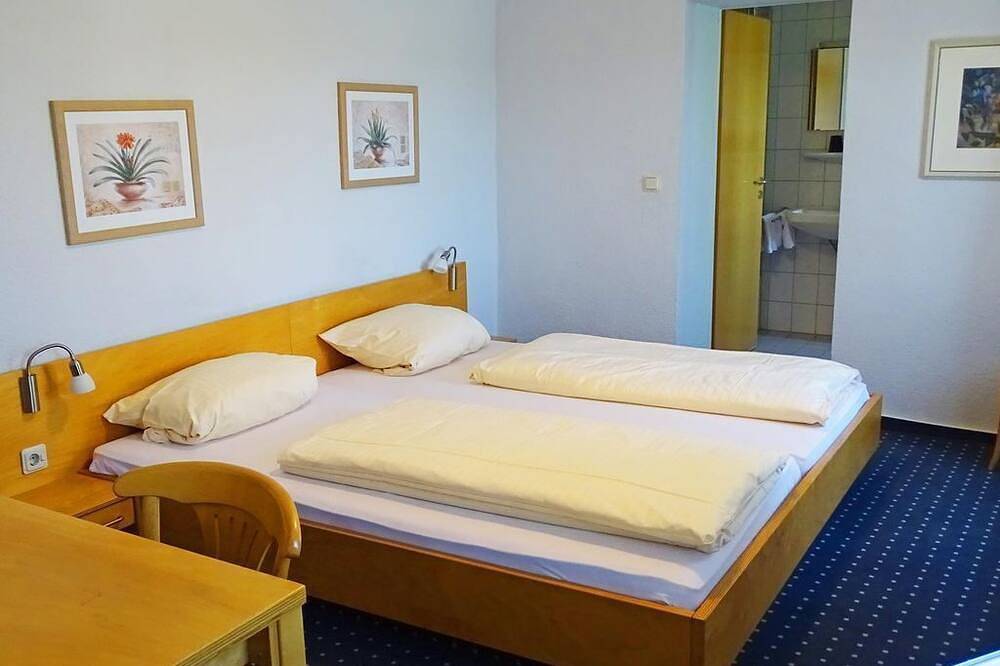 Doppelzimmer Dusche/Wc - Hotel am Ceresplatz in Manderscheid, Bernkastel-Kues & Umgebung