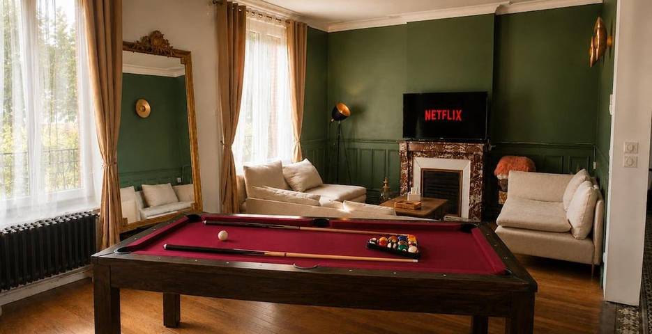 Location de vacances pour 7 personnes, avec Jacuzzi ainsi que Terrasse et Jardin à Droué