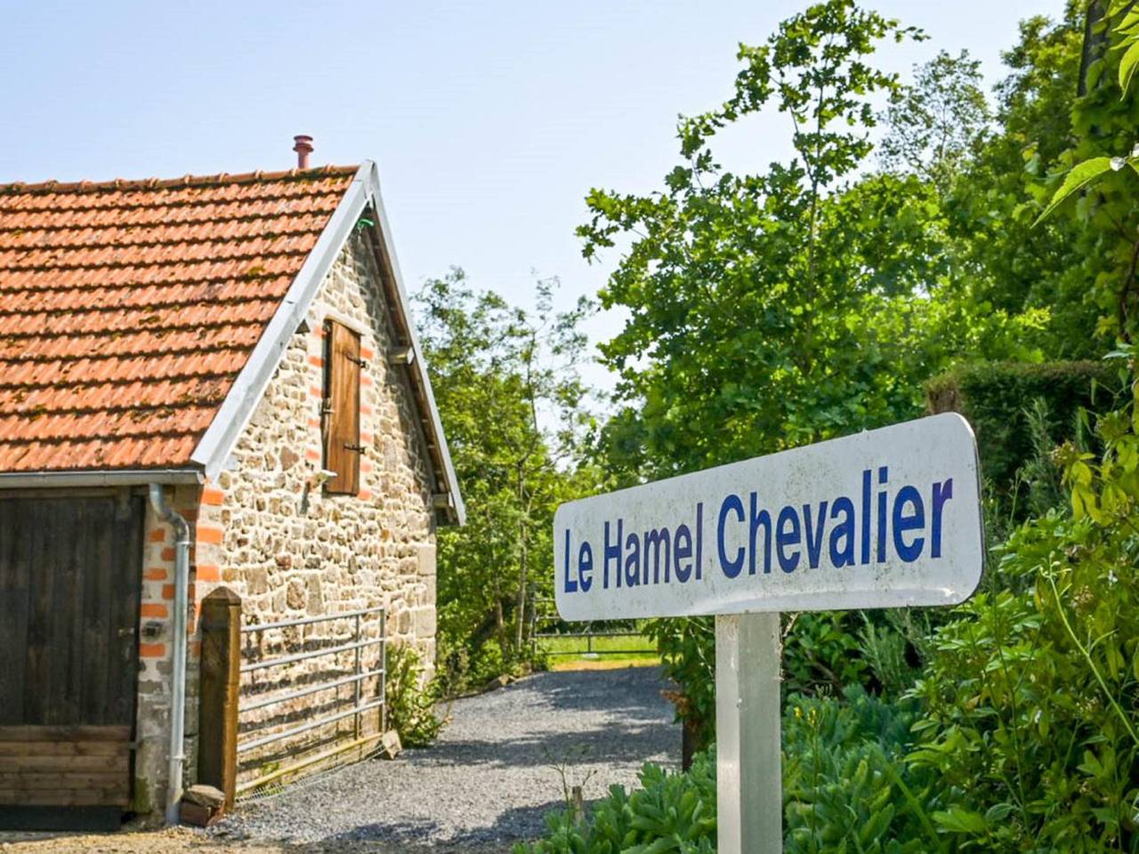 Maison normande en pleine nature in Sourdeval-les-Bois, Région de Coutances
